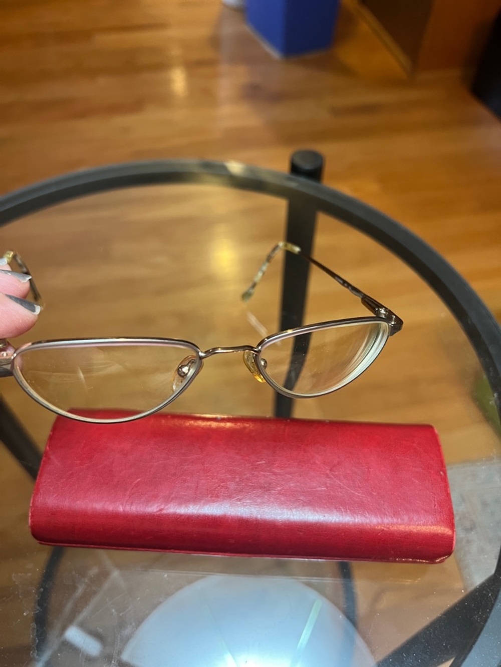 Sophia Lauren Women’s Cat-Eye Reading Glasses in Gold with Red Case